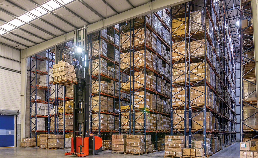 Libus’s warehouse comprises five single-depth aisles